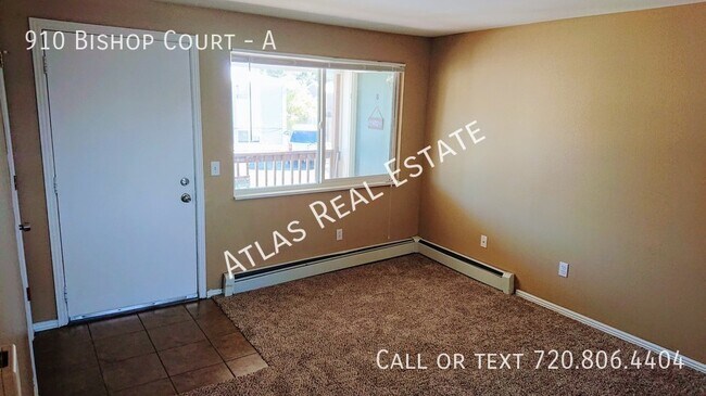 Building Photo - Fantastic Location near Rock Park and Down...