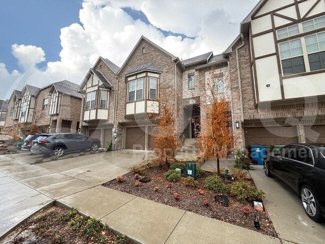 Foto del edificio - 114 Harwood Dr