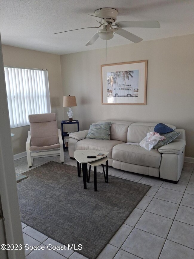 Foto del edificio - 7165 Ridgewood Ave