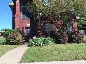 Building Photo - 7900 Squire Ln