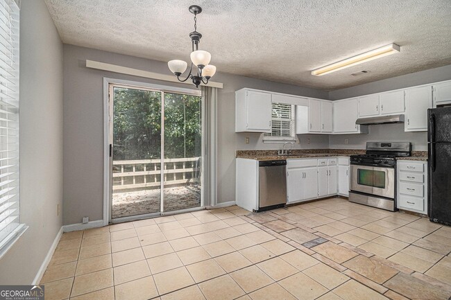 Building Photo - 5913 Summerglen Ln