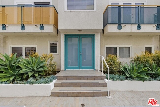 Building Photo - 811 21st St