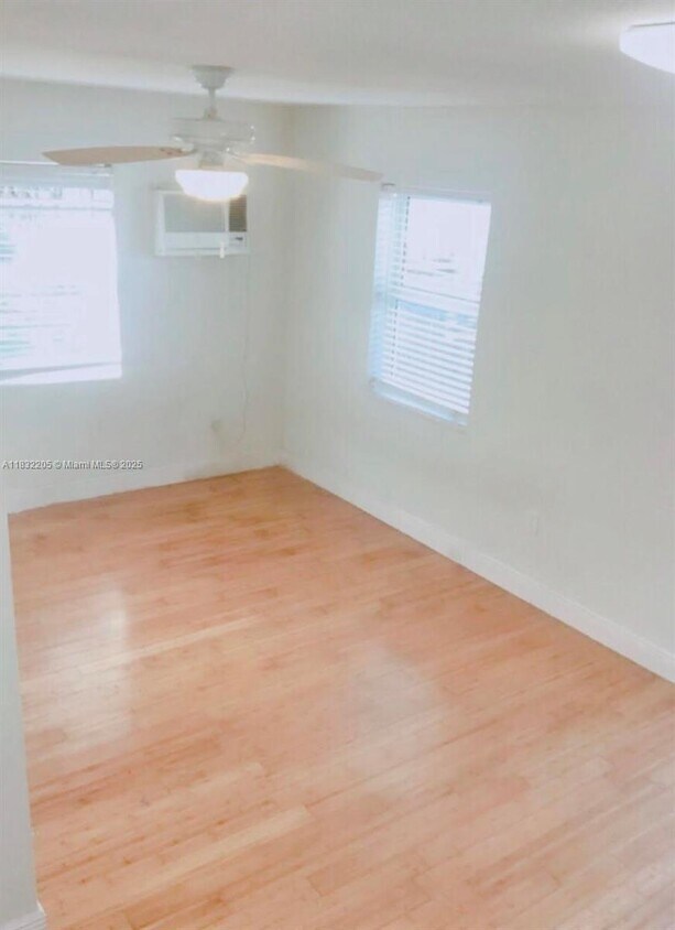 Foto principal - 894 80th St
