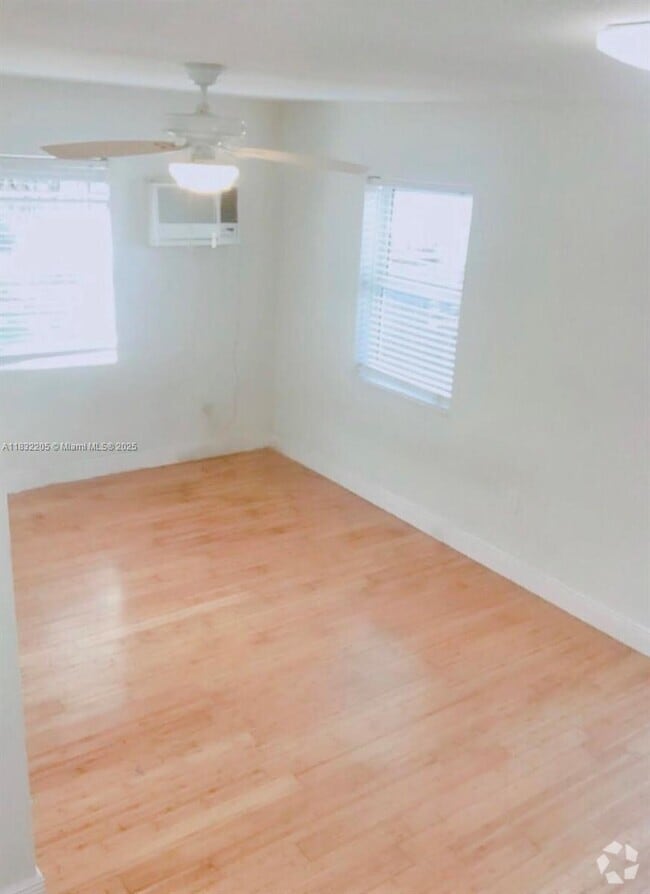 Building Photo - 894 80th St