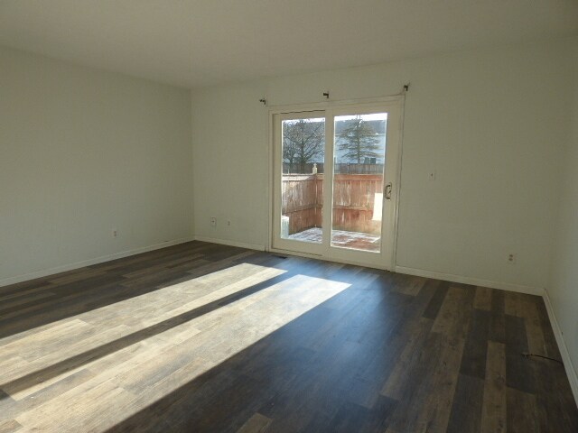 Building Photo - Townhome in Pickerington