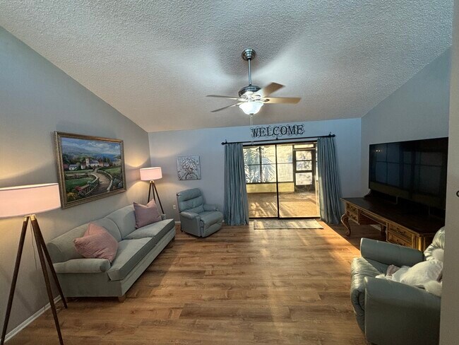 Foto del edificio - 2242 Oak Wind Dr