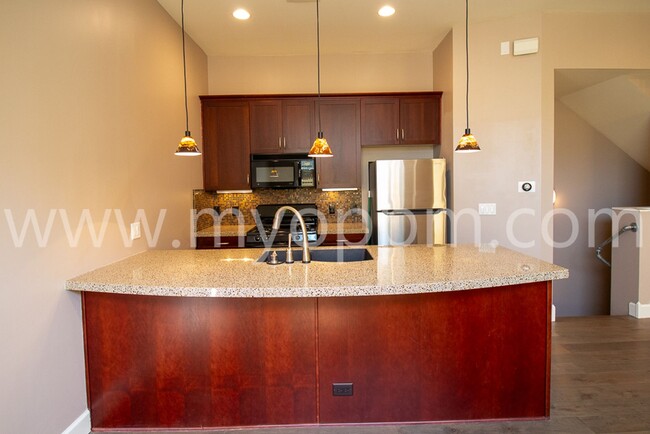 Foto del edificio - Downtown Living | Short Term Lease Available