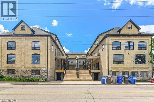 Photo du bâtiment - 12 Bridgeport Rd E