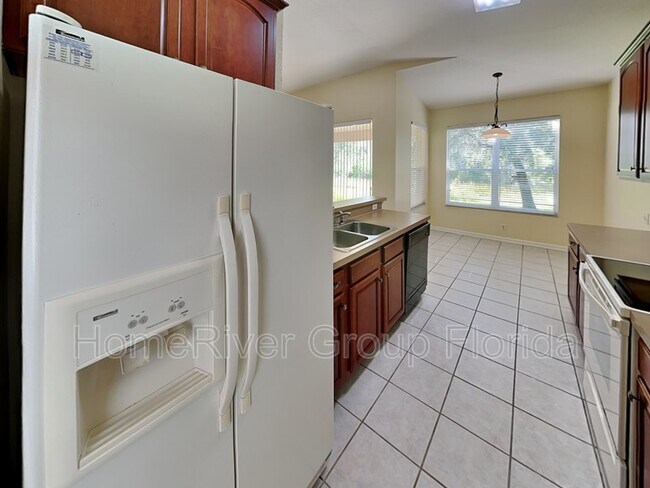 Foto del edificio - 8614 Abbotsbury Dr