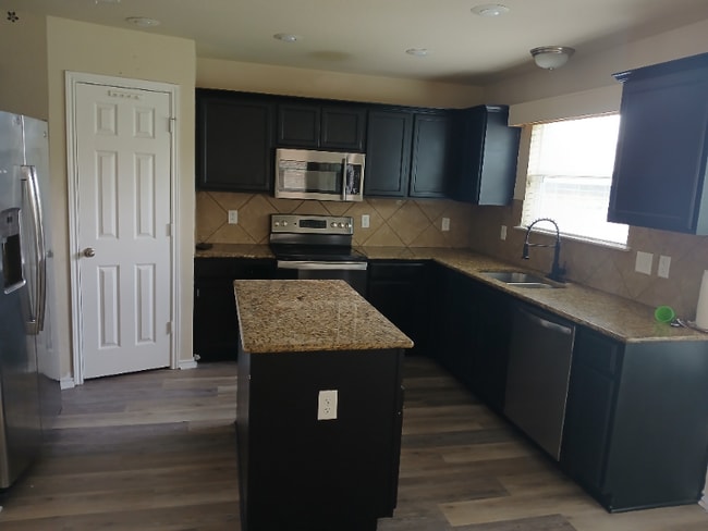 Building Photo - 9514 Adeel Dr