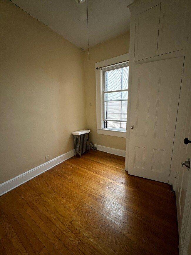 Building Photo - 107 Poplar St