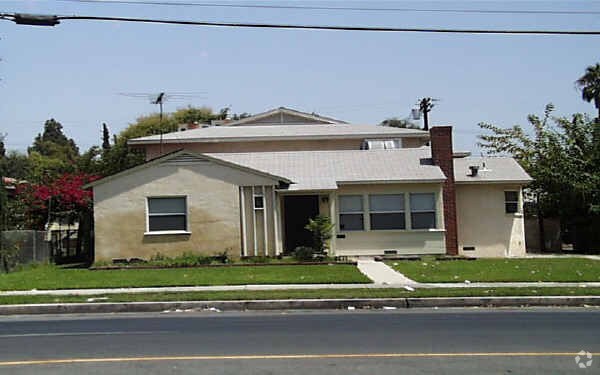 Building Photo - 7100 Coldwater Canyon Ave