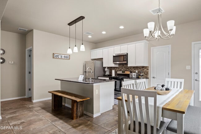 Building Photo - 14733 Harry Flournoy Ave