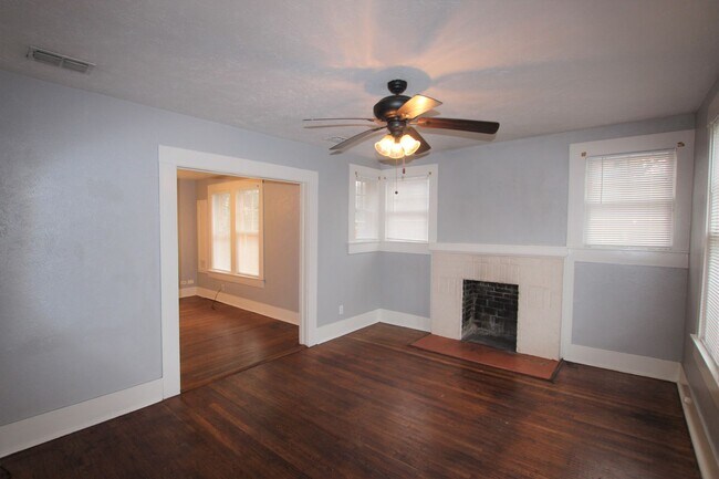 Building Photo - Coming soon: 1 Bedroom, 1 Bathroom Home wi...