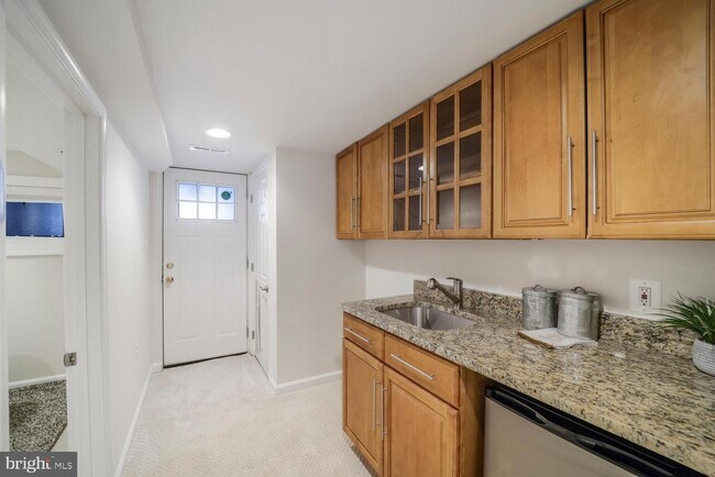 Foto del edificio - 2615 Sherman Ave NW