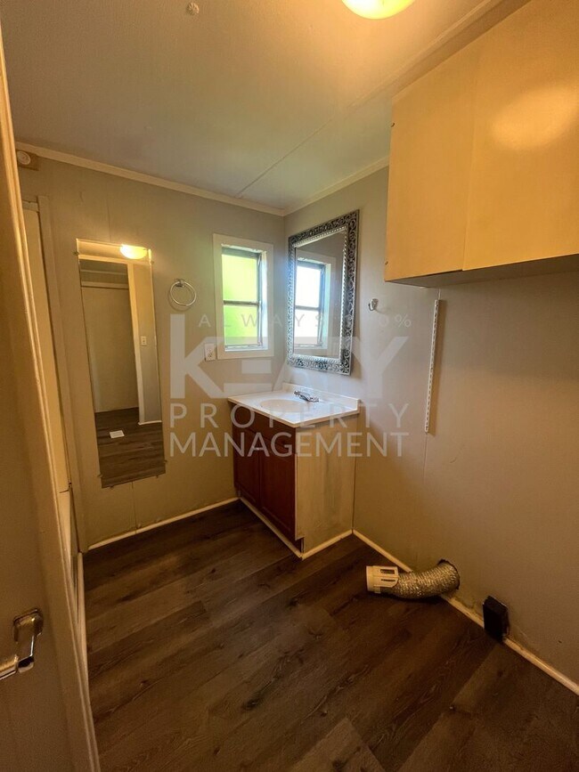 Foto del edificio - 2 Bedroom, 1 Bathroom Rental Home Now Avai...