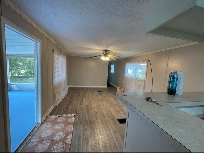 Sala de estar - 9125 SW 28th Ter