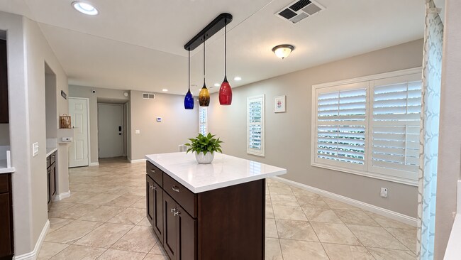 Foto del edificio - 370 S Larkwood St