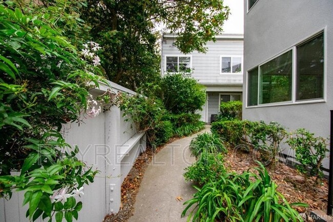 Building Photo - 459 Jersey St