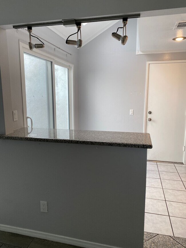 Building Photo - Cozy 3 bedroom in desirable Village Park R...