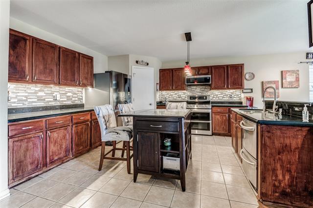 Building Photo - 2301 Chestnut Dr