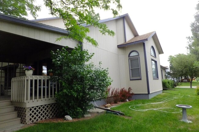 Building Photo - 2012 Quail Ct