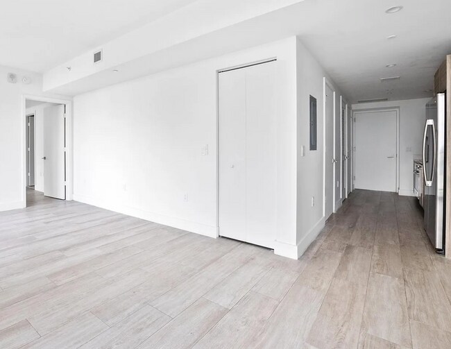 Foto del edificio - 121 NE 34th St