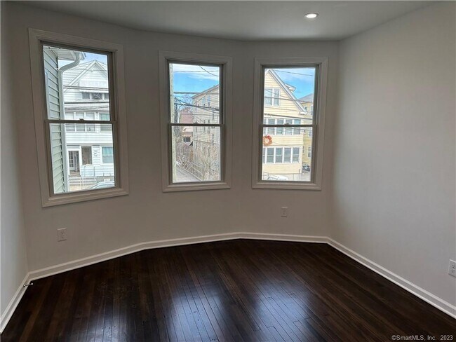 Foto del edificio - 761 Brewster St