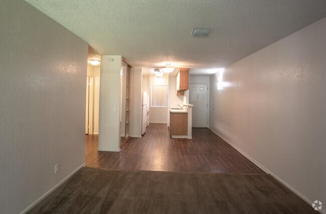 1BR, 1BA-720 SF - Sunset Ridge