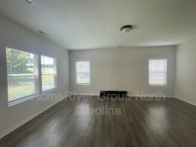 Building Photo - 2322 Marthas Ridge Dr