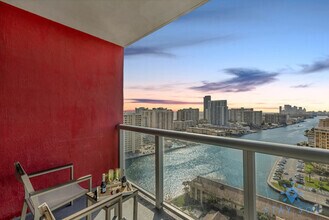 Building Photo - 2602 E Hallandale Beach Blvd