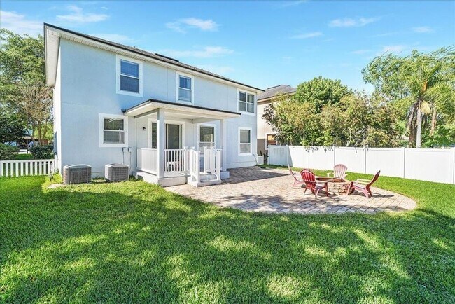 Foto del edificio - 140 Pine Arbor Cir