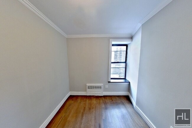 Building Photo - 1ST AVE.