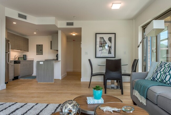 Foto del edificio - Modern 2BD+2BA Allston AUG-SEPT