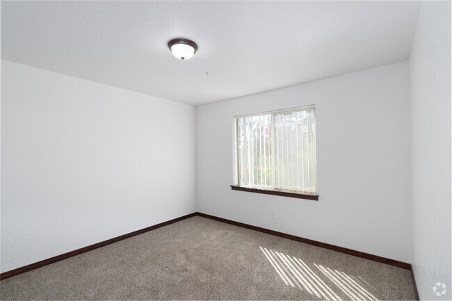 2BR, 2BA - 1022SF - Bedroom - The Residence at River Run