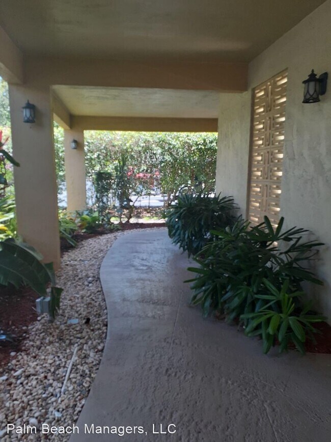 Foto del edificio - 1206 S Lake Dr