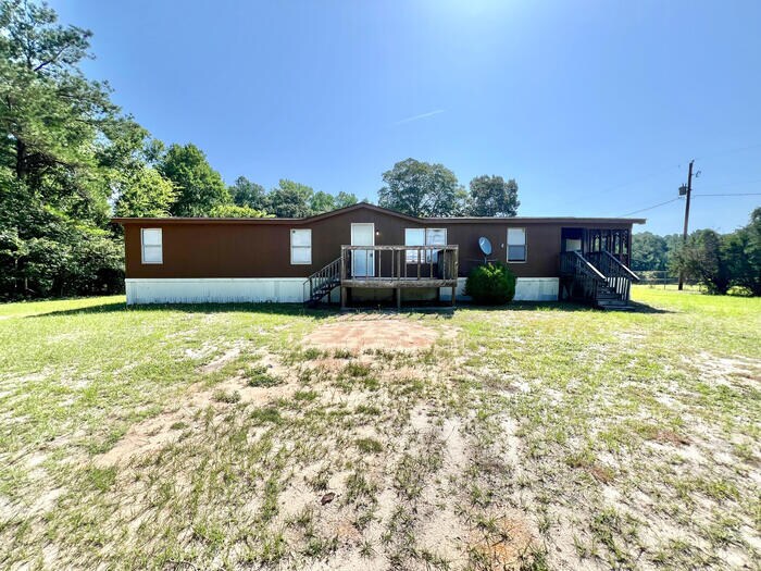 Primary Photo - 2413 S Lake Dr