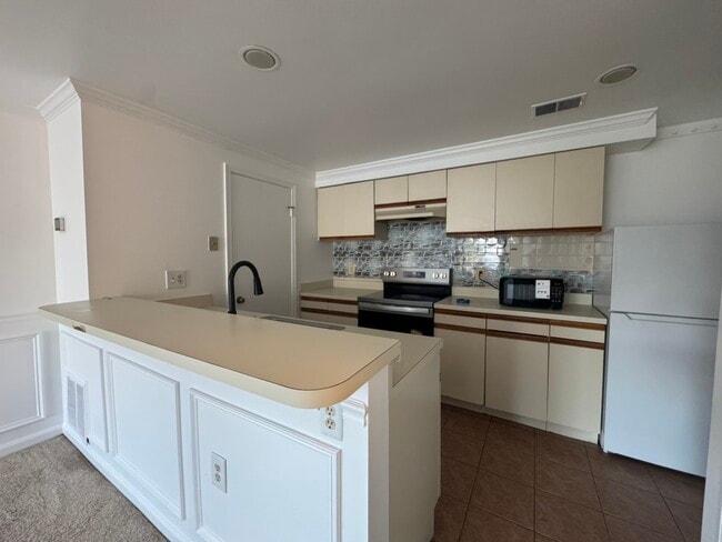Building Photo - 4351 Pembrook Village Dr