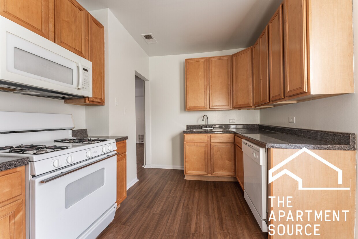 Foto principal - 3162 W Eastwood Ave