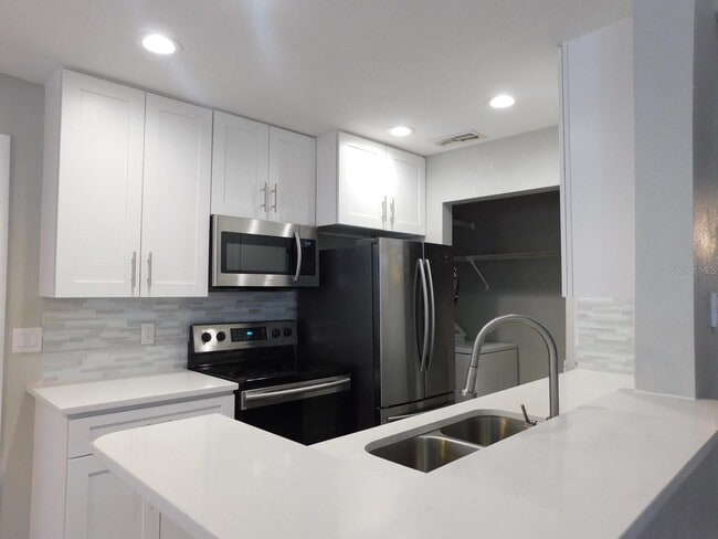 Foto del edificio - 1077 S Hiawassee Rd