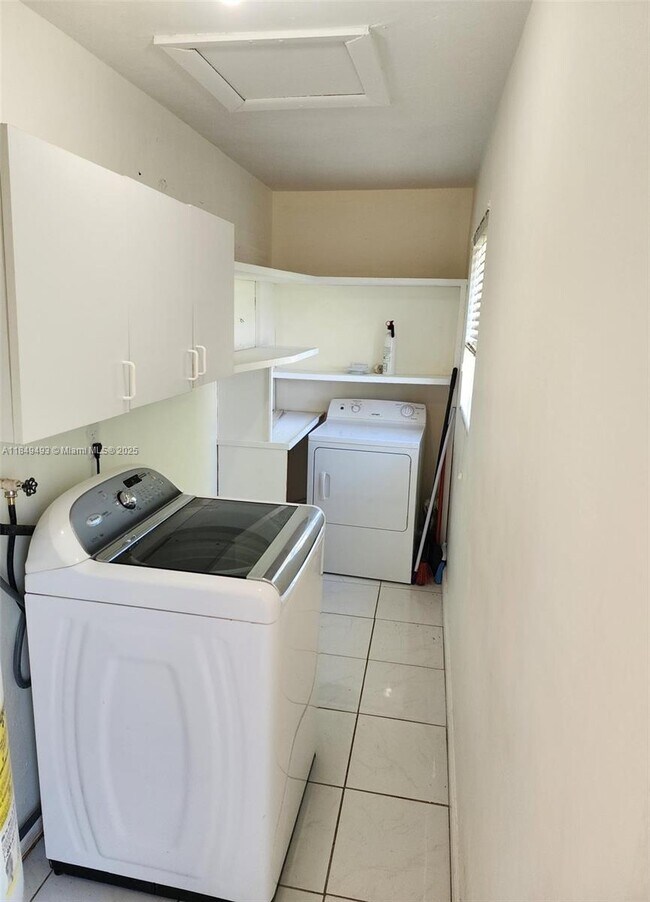 Foto del edificio - 3 bedroom in Miami Gardens FL 33169
