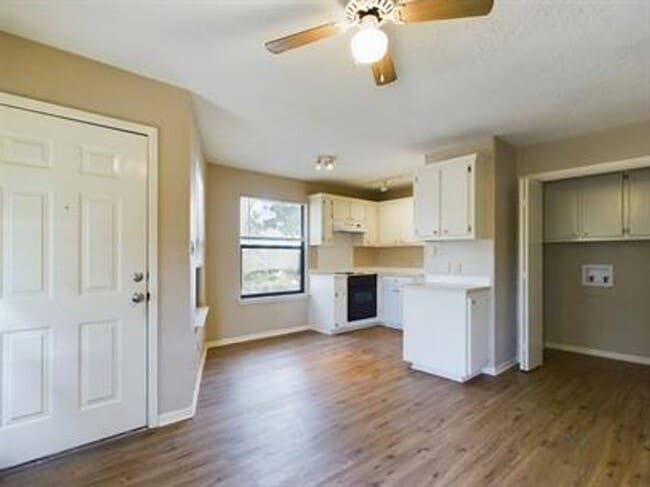 Building Photo - 294 Friendship Ln