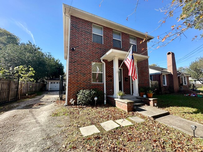 Foto del edificio - Adorable Home in Heart of Avondale.