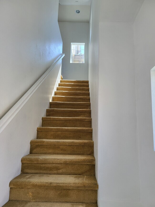 1635 Santa Alexia Ave, Chula Vista, CA 91913 Townhome Rentals in