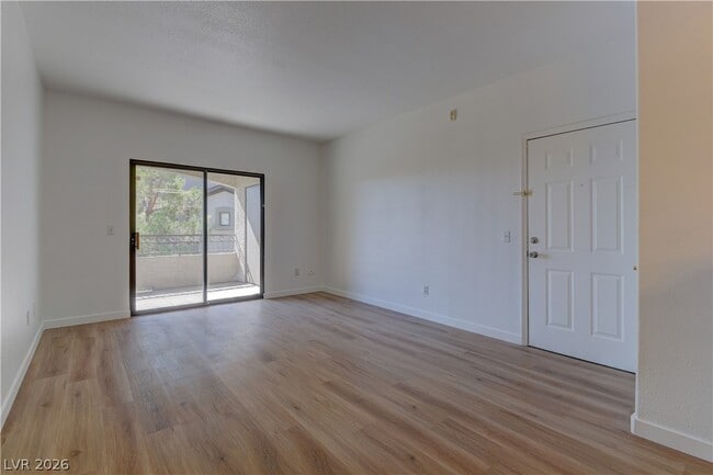 Building Photo - 8250 N Grand Canyon Dr