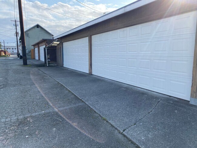Foto del edificio - Ground floor unit in North Everett