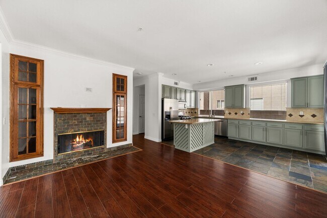 Building Photo - Beautiful 2 Story Home