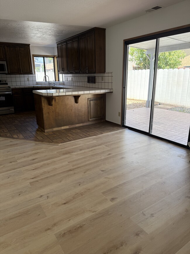 Building Photo - 1815 Azure Ct