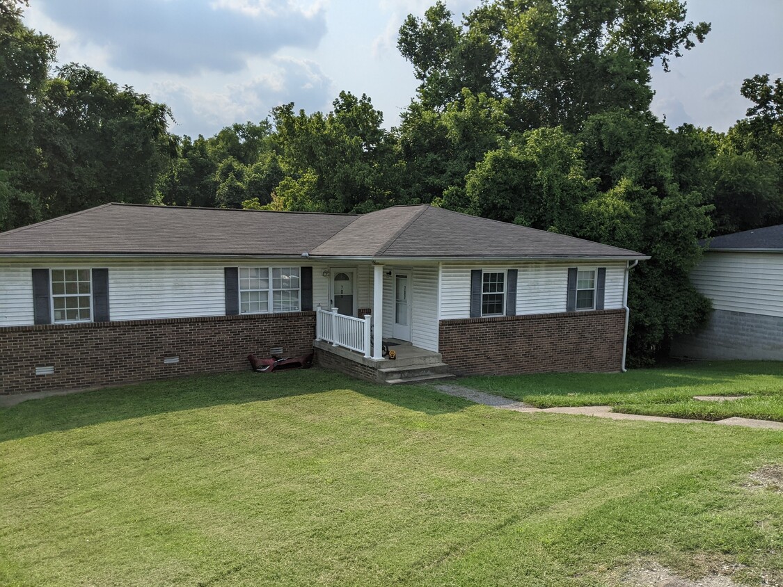 Primary Photo - 707 Linden Green Dr