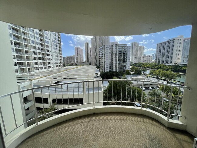 Foto del edificio - 1717 Ala Wai Blvd